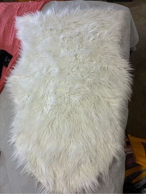 Plush White Faux Fur Throw Rug